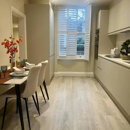 Appartement New Flat In Holland Park à Londres Extérieur photo