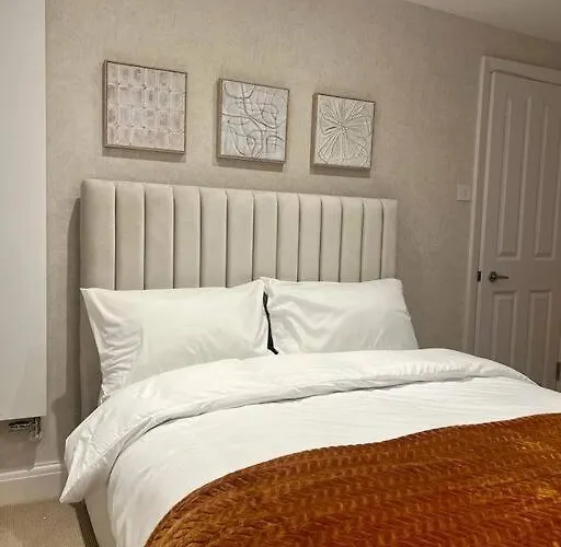 New Flat In Holland Park